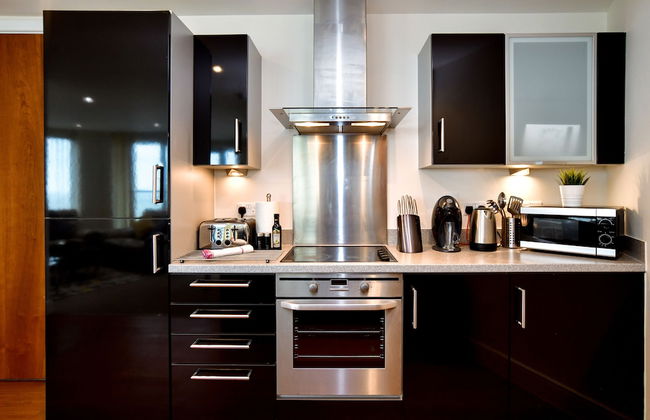 Meridian Quay Apartments - Photo 17