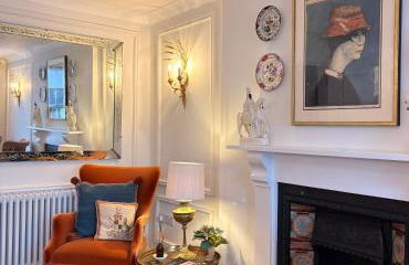 Boutique High Street Apartment In Crickhowell - Photo 3