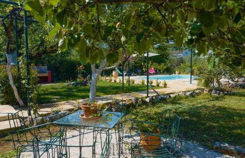 The Red House in Dassia - Foto 25