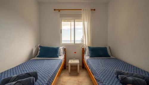 3BR Chalet Valley Moon-Seaviews, Terrace & Parking - Foto 5