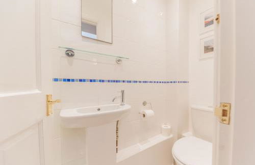 Tastefully decorated, family friendly property, central Kirkby Lonsdale, parking and EV charger - Photo 26