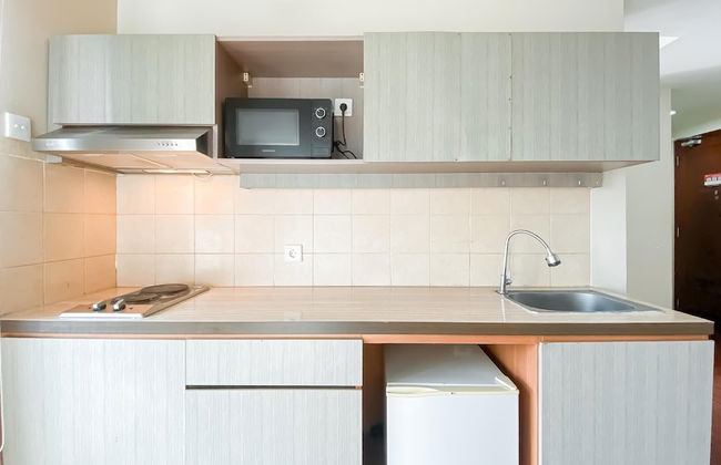 1BR Queen Bed at Ancol Marina Apartment near Dufan - Foto 7