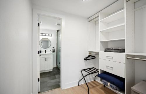 3Bd 2Ba House with Parking Laundry and Large Patio - Foto 27