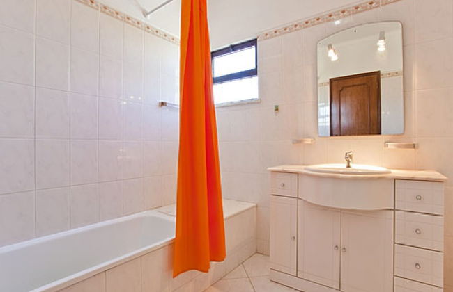 Villa Andre 3 Bedroom Villa With Pool - Walking Distance to Albufeira - Photo 5