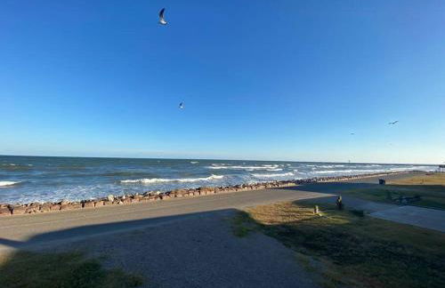 Beach House with Ocean view - Photo 35