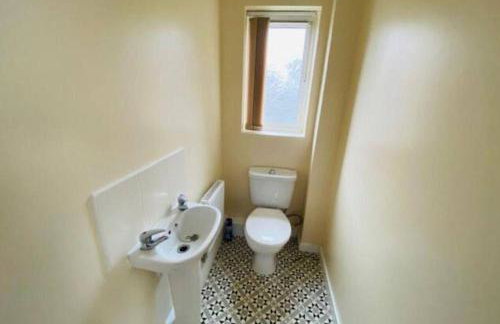 Spacious House | Perfect for Contractor Stays - Foto 12