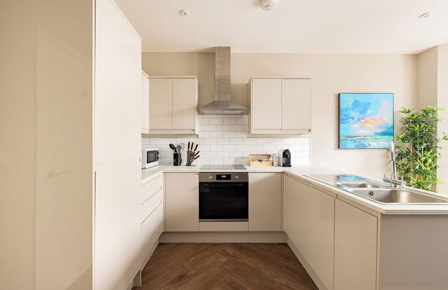 Plymouth by Charles Hope - Foto 9