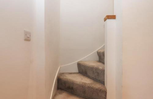 The Cottage on The Square - Photo 17