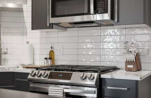 PFR Suites - Highland, 3BR 2BA Shadyside Condo, Penthouse Unit, 2 Decks, Off-Street Parking, 4th Floor Walkup - Foto 46