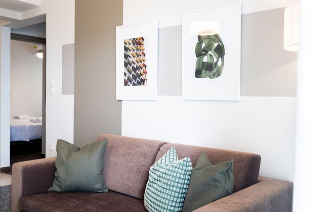 Beachfront 2-bedroom Stay in Voula - Photo 35