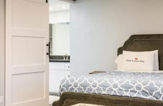 Serene Hilltop Oasis Above the City w Private Pool - Foto 64