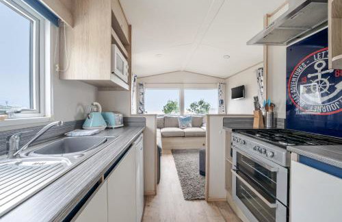 Cabin - Sleeps 4 - Pets Ok - Balcony - Parking - Foto 16