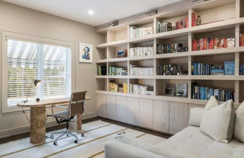 Bull Path Manor by Rove Travel - Luxe Home with Pool & Hot Tub - Foto 20