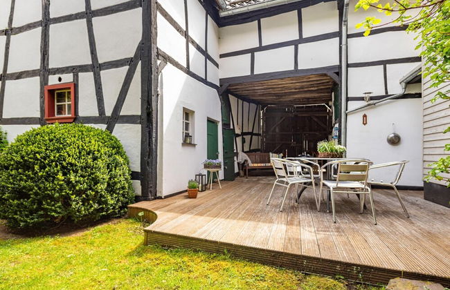 Romantic Holiday Home in Schleiden on the Village Square - Foto 27