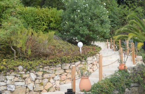 Villa Jean-Pierre. Infinity pool and view in Tourrettes-sur-Loup - Foto 8
