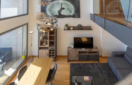 Loft Doble Altura con Terraza Panorámica y Piscina - Photo 9