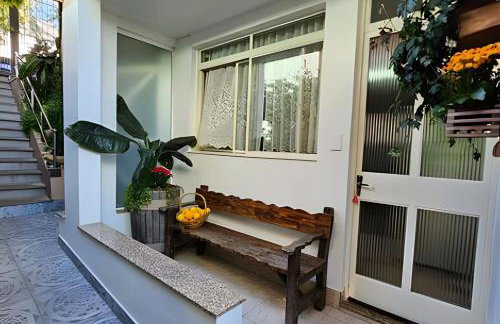 Casa com Lareira e Ar Condicionado Bem Localizada - Foto 6