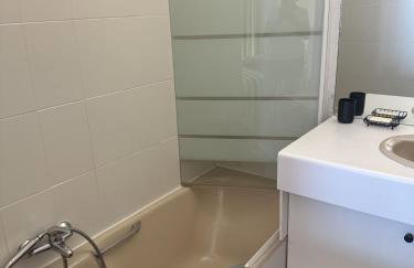 Perle rare 2 pièces au pied de la plage et piscine résidence - Foto 12