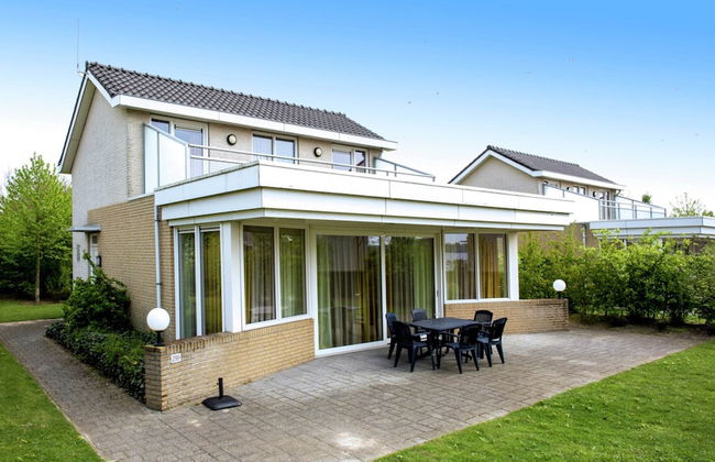 Stylish Villa by the Lake - Foto 1