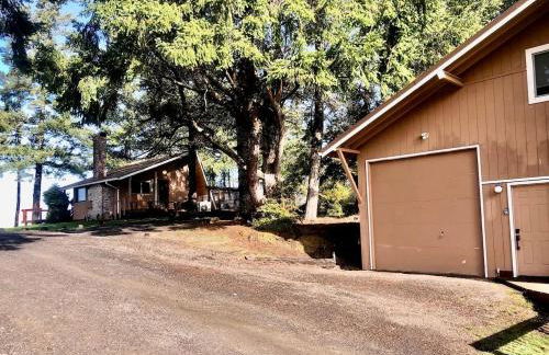 Incredible Sunset at Beachfront Glamping Cabin on Private, Herron Island with Fire Pit and Kayaking near Olympia, Washington - Foto 39