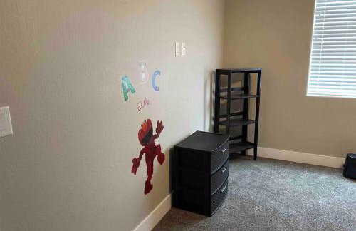 Family friendly 4-bdrm 3.5 bath w guest suite - Foto 40