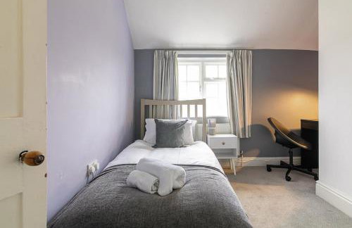 8 Bedroom House in Barwell Sleeps 15 with Parking - Foto 8