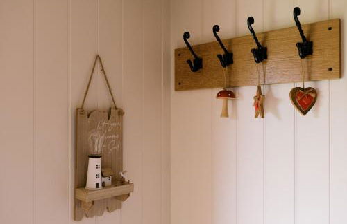 Shepherd's Hut- Hot Tub- Wellness Spa- Wood Burner - Foto 3