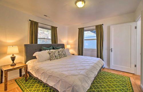 Lakefront Sanctuary with Mount Konocti Views - Foto 11