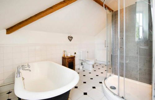 Clifton Spacious 3 Bed Apt & Parking - Simplycheckin - Foto 29