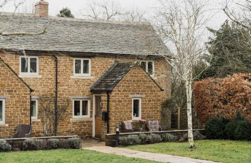 Rose End Cottage, a Luxury Getaway - Photo 26