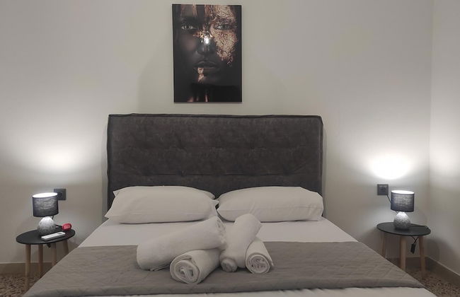 City Apartment w 3 BR Spacious Yard - Photo 4