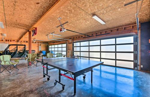 Lake Granbury Views and Game Room! Modern Escape - Foto 26
