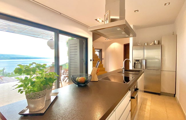 Villa Forte-the Exclusive Private Villa With Amazing sea View Located in Mimice - Photo 24