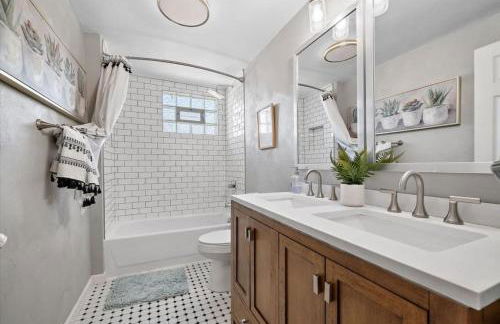 Cozy Southside Pitt home w/ Pool Table +Yard - Foto 22