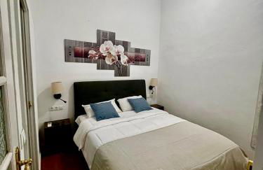 CASA NATY, Espacioso Renovado Apartamento en el Centro de Malaga - Photo 15