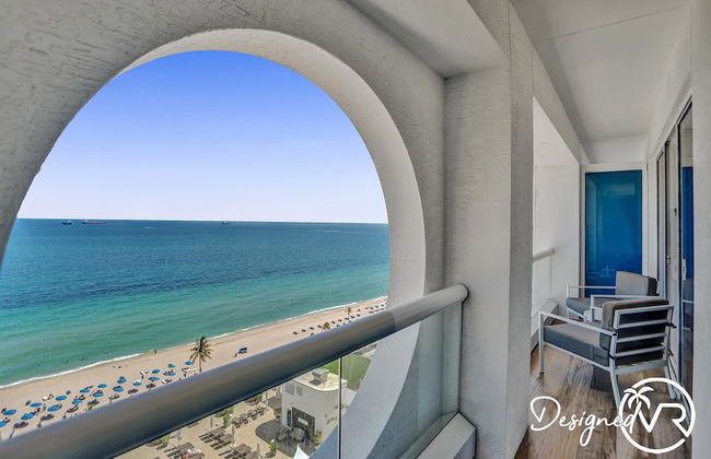 Stunning Beachfront Luxury- Your Perfect Getaway! - Photo 16