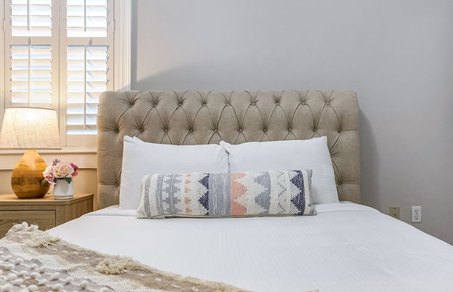 Modern 3BR Condo With Pool - Foto 8