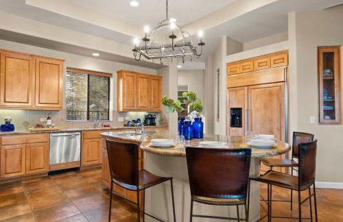 The Debonair Derby by PaseoHomesAZ with Heated Pool - Foto 60