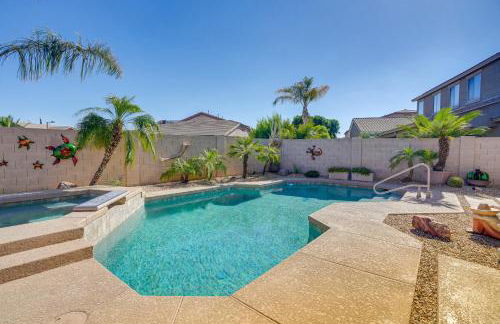 Walk to Parks Home with Pool in Surprise! - Foto 3