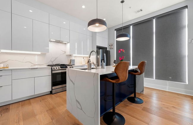 Luxurious Midtown Home Rooftop Views by Silverx - Foto 9