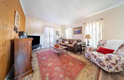 Cottage in the Falls, 2 b, 2 bath, fireplace - Photo 5