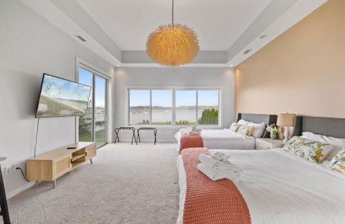 Piermont Waterfront Villa with Hot Tub - Photo 3