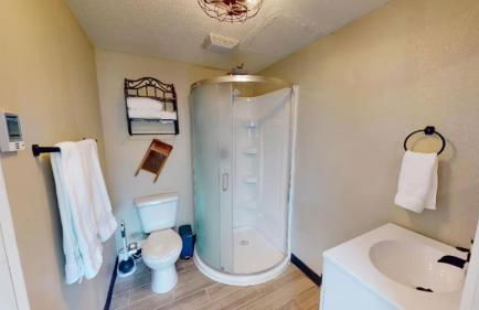 Train Themed Hobo Hideaway Near City Square - Foto 20