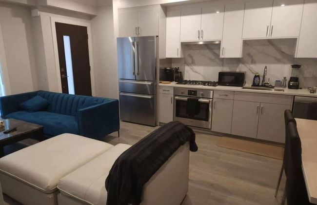 Signature Airport Proximity suite - Photo 11