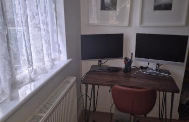 LUXURY One BEDROOM FLAT - Photo 9