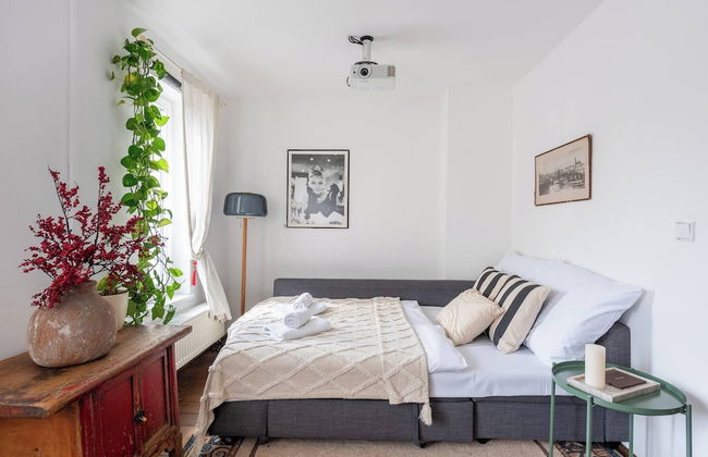 Charming Prague Apartment in Vršovice With Roof Terrace - Foto 2