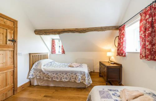 Stone House - Photo 15