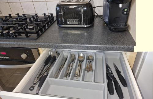 NightRest Homes 5 minutes to Luton Airport -Wifi - Free Parking -Luton - Foto 30