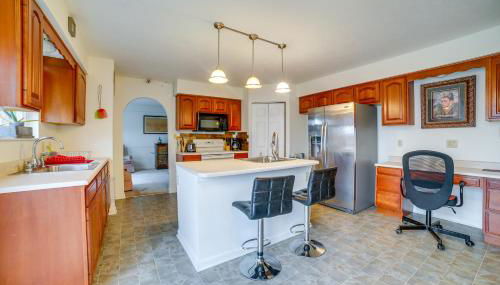 Fireside Gatherings Pet-Friendly Apollo Home - Photo 2