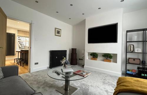 The Hideaway - Photo 2